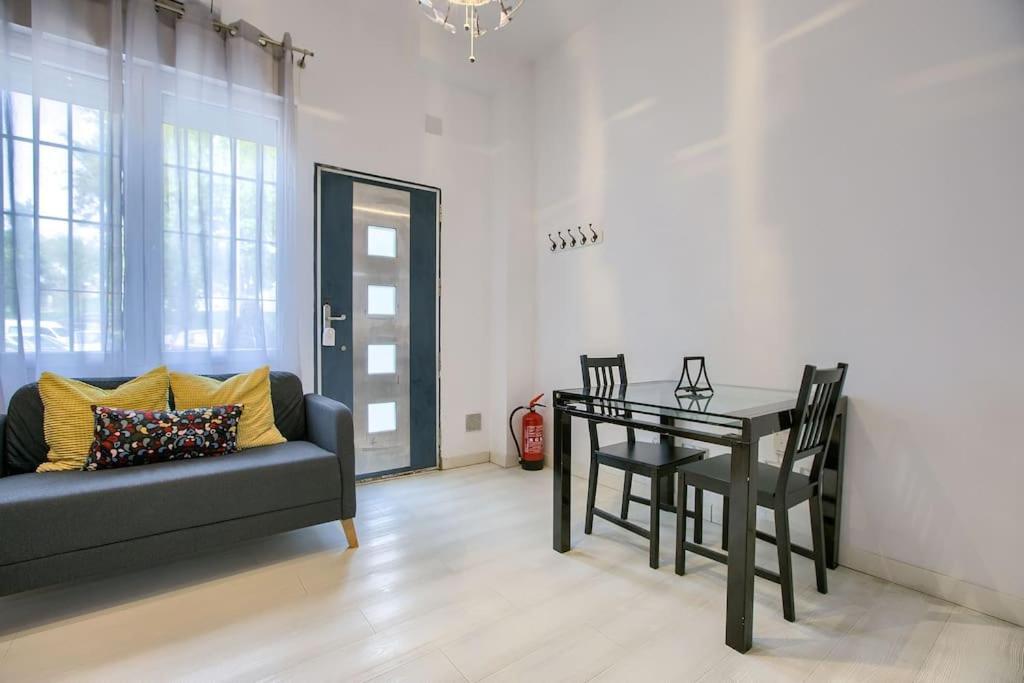 Cozy Getaway In Madrid Apartment Екстериор снимка